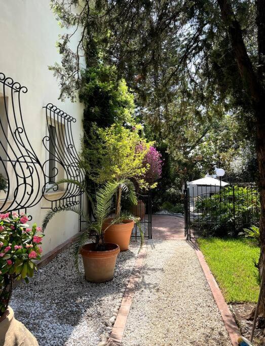 Apartment In Con Giardino - Numeroquattro *