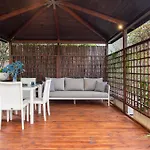 Appartamento In Villa Con Giardino - Numeroquattro